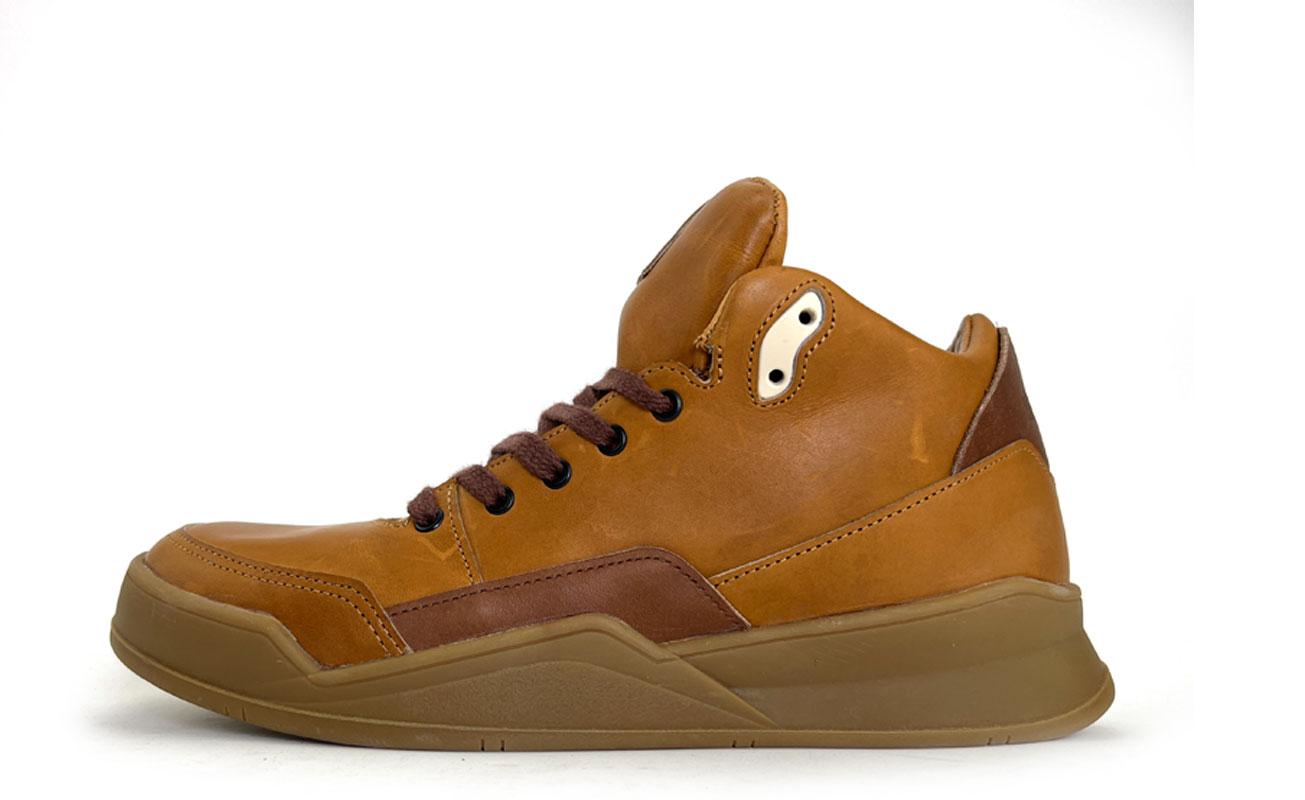 Huneak / Schlass / 06nutgold
